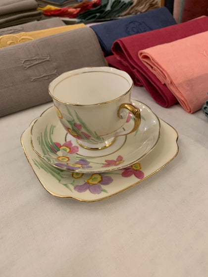 PAREJA DE TRÍOS EN PORCELANA INGLESA